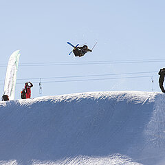 Freestyle Skier in the snowpark on the Glacier3000