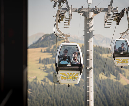 Blick aus der Bergstation Wispile an einem Spätsommertag.