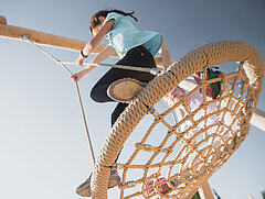 Spielplatzschaukel im Saaniland.